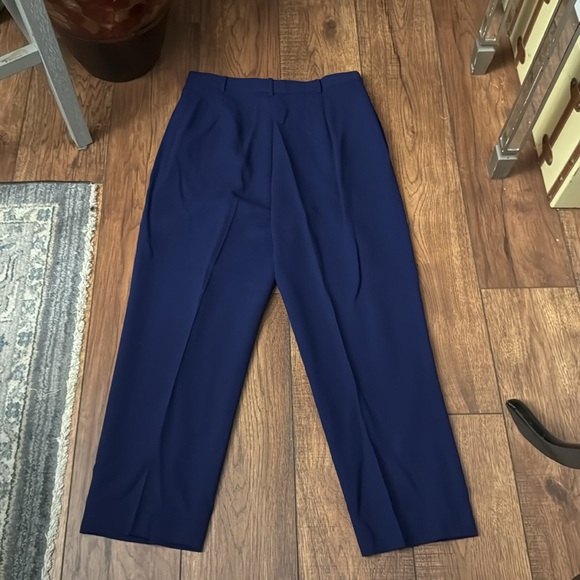Pants suit - Picture 12 of 13